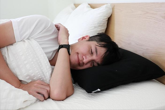 研究发现:一旦吃上降压药,这2件事就别再做了,反而会害了自己