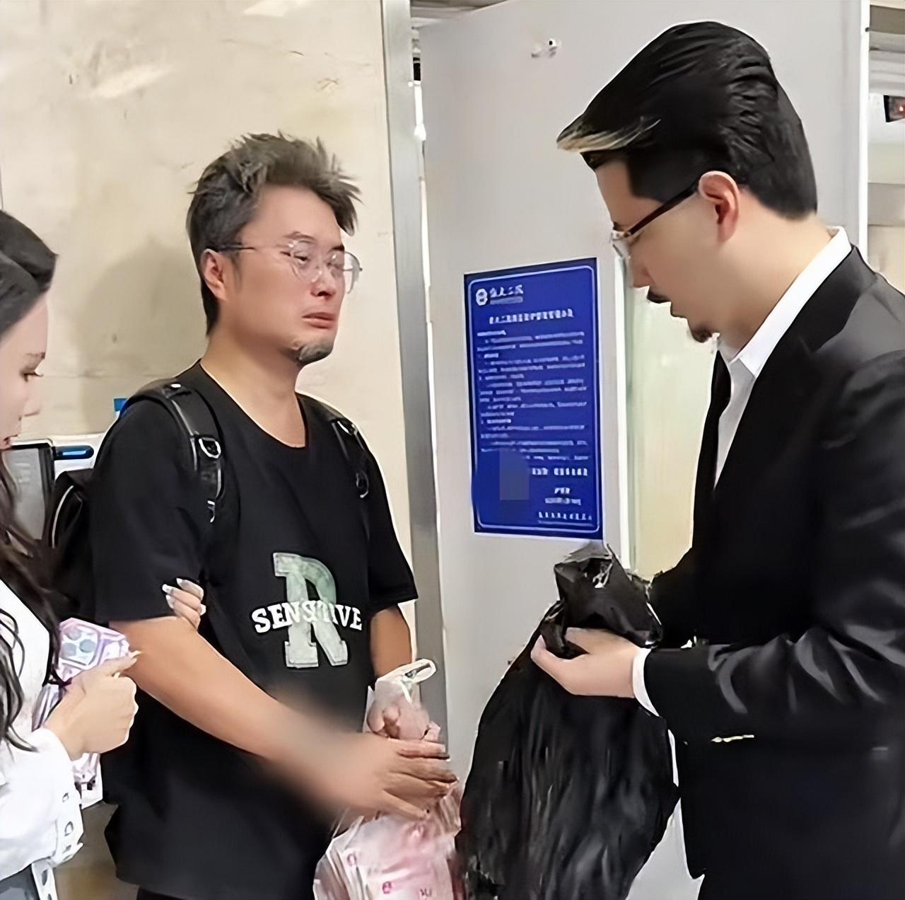 烧伤妈妈后续!丈夫崩溃透露:她状态很差,不想治了想回家。